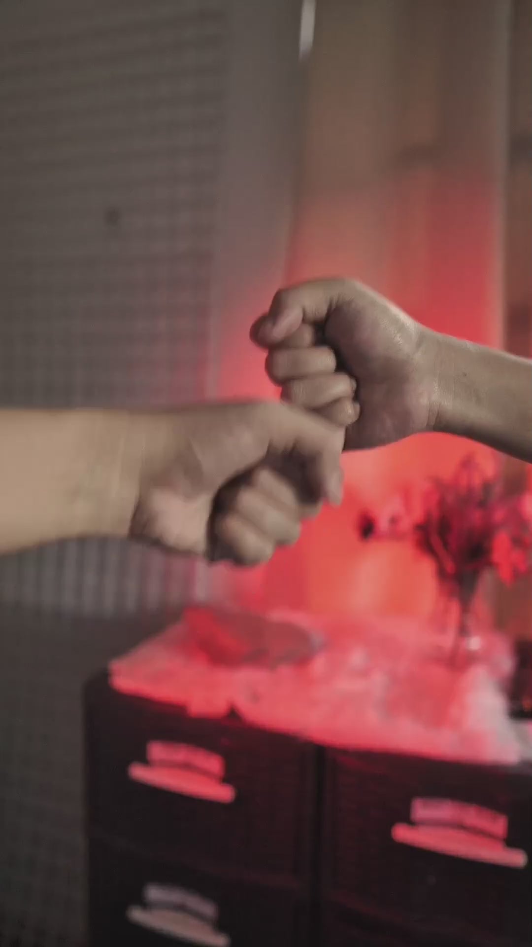 Load video: Gift &amp; Subscription Bundles for Healthier Hair and Scalp